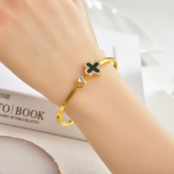 Gold Clover Bangle