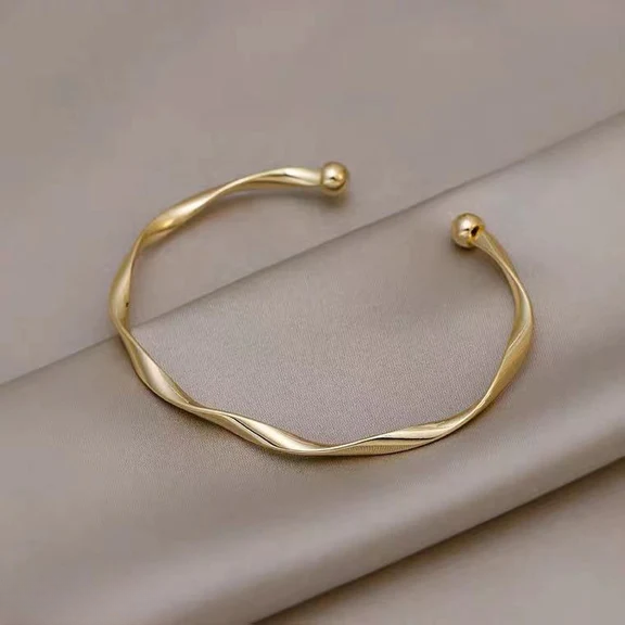 Gold Twisted Cuff