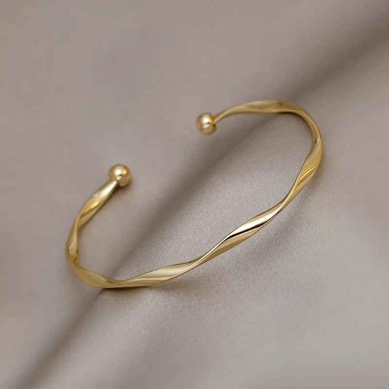 Gold Twisted Cuff